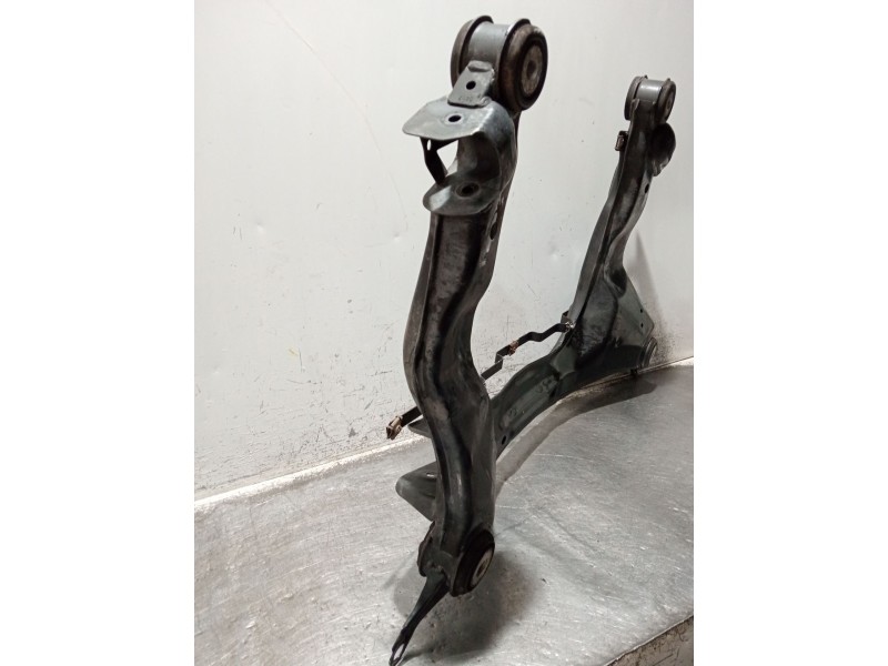 Recambio de puente delantero para audi a4 b7 (8ec) 2.0 tdi 16v referencia OEM IAM 8E0399313BD  CUNA