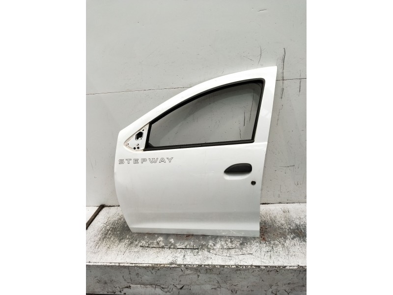 Recambio de puerta delantera izquierda para dacia sandero ii tce 90 (b8m1, b8ma) referencia OEM IAM  5P 