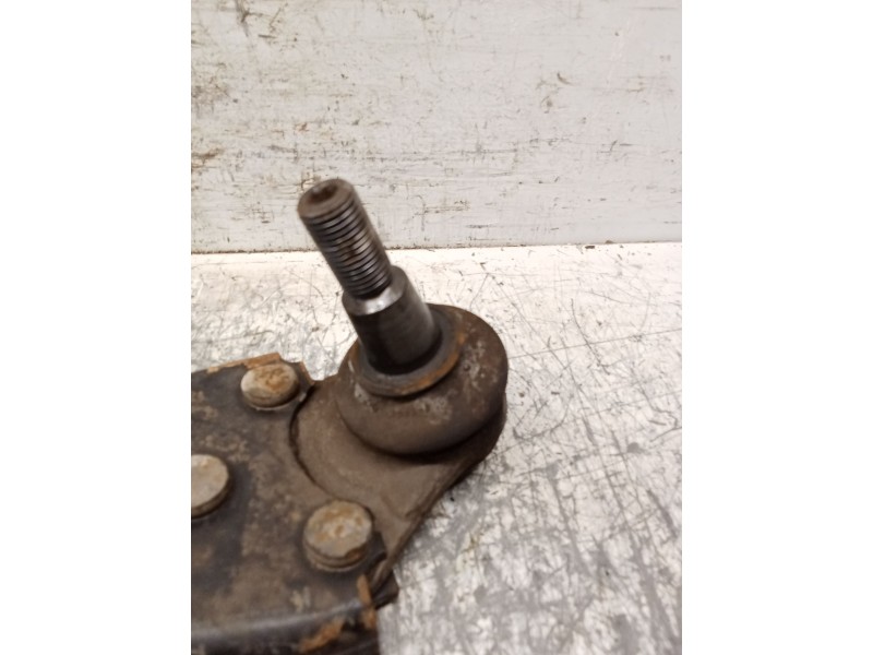 Recambio de brazo suspension inferior delantero derecho para land rover freelander 2 (l359) 2.2 td4 4x4 referencia OEM IAM 6C9N3