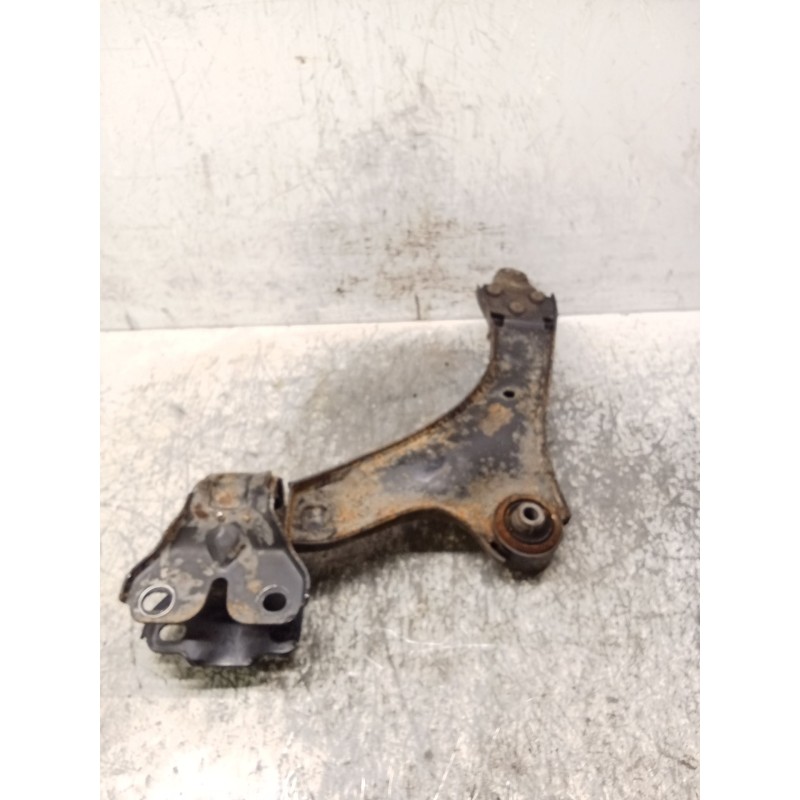 Recambio de brazo suspension inferior delantero derecho para land rover freelander 2 (l359) 2.2 td4 4x4 referencia OEM IAM 6C9N3