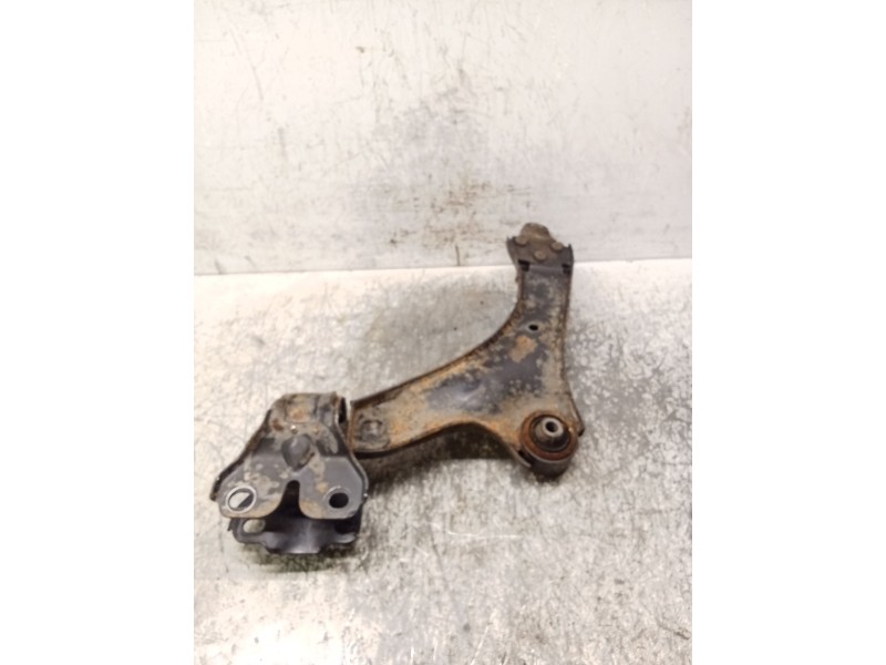 Recambio de brazo suspension inferior delantero derecho para land rover freelander 2 (l359) 2.2 td4 4x4 referencia OEM IAM 6C9N3