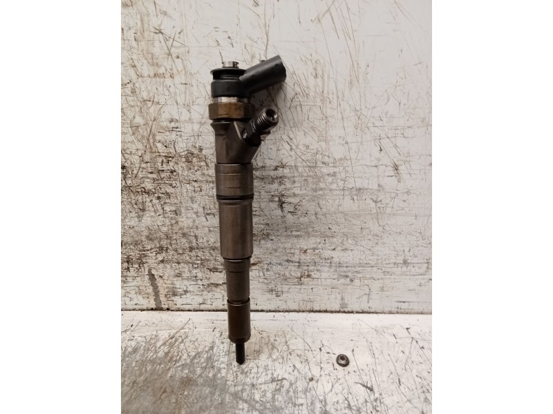 Recambio de inyector para bmw 3 touring (e46) 320 d referencia OEM IAM 0445110131 7789661 BOSCH