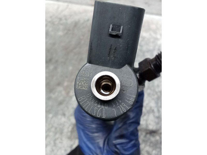 Recambio de inyector para bmw 3 touring (e46) 320 d referencia OEM IAM 0445110131 7789661 BOSCH