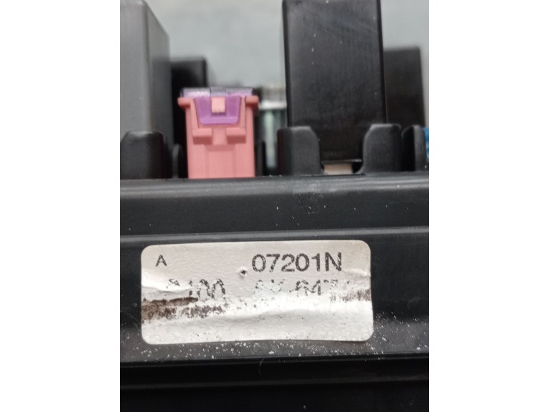 Recambio de caja reles / fusibles para chevrolet captiva (c100, c140) 2.0 d referencia OEM IAM 07201n ak647 