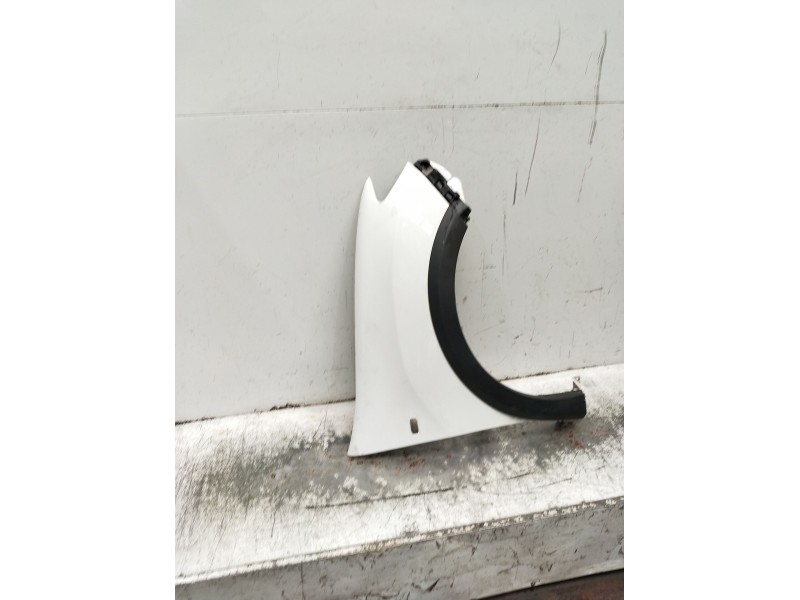 Recambio de aleta delantera derecha para dacia sandero ii tce 90 (b8m1, b8ma) referencia OEM IAM   