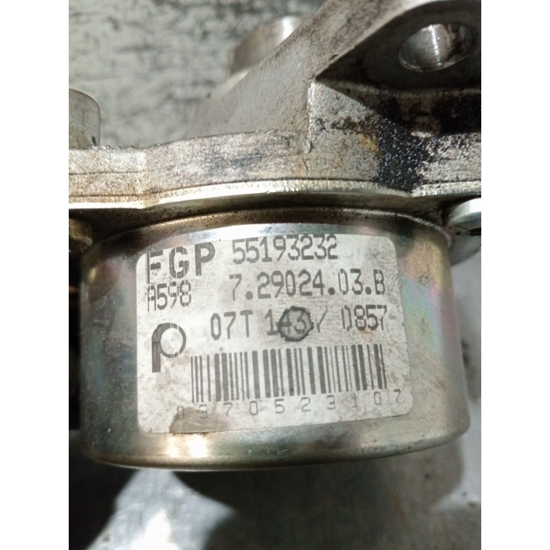 Recambio de depresor freno / bomba vacio para opel combo tour 1.3 cdti 16v referencia OEM IAM 55193232 72902403 