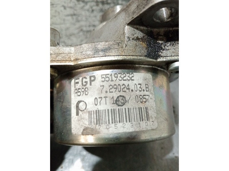Recambio de depresor freno / bomba vacio para opel combo tour 1.3 cdti 16v referencia OEM IAM 55193232 72902403 