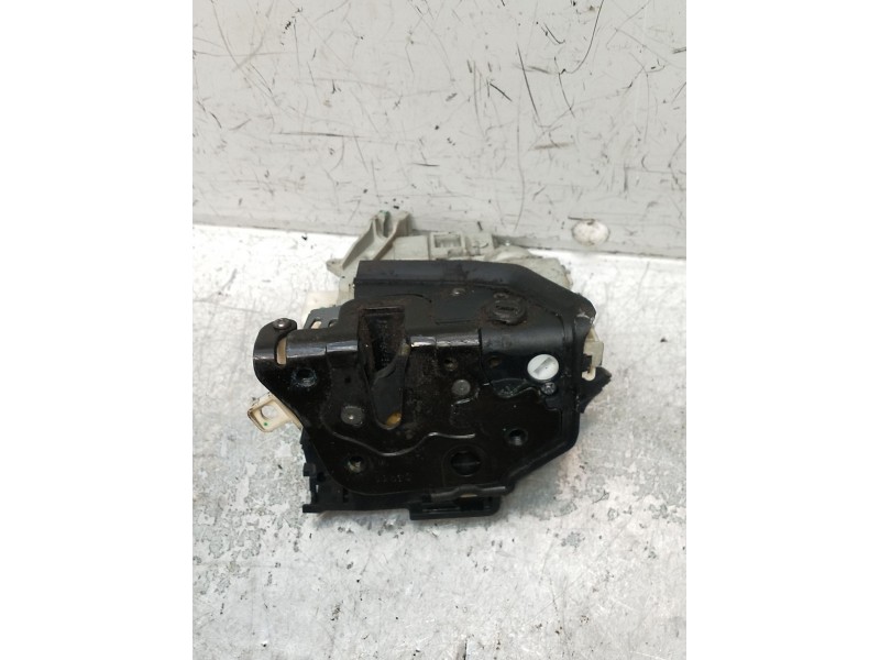 Recambio de motor cierre centralizado trasero derecho para seat altea (5p1) 1.2 tsi referencia OEM IAM W05P0839012B  