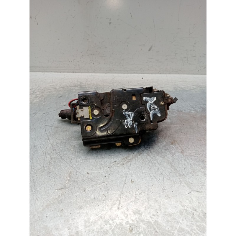 Recambio de motor cierre centralizado delantero derecho para volkswagen polo iv (9n_, 9a_) 1.4 tdi referencia OEM IAM 3p  