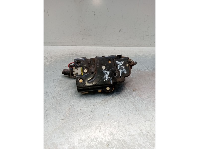 Recambio de motor cierre centralizado delantero derecho para volkswagen polo iv (9n_, 9a_) 1.4 tdi referencia OEM IAM 3p  