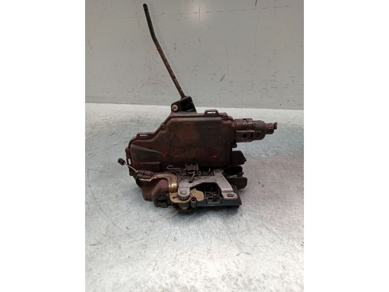 Recambio de motor cierre centralizado delantero derecho para volkswagen polo iv (9n_, 9a_) 1.4 tdi referencia OEM IAM 3p  