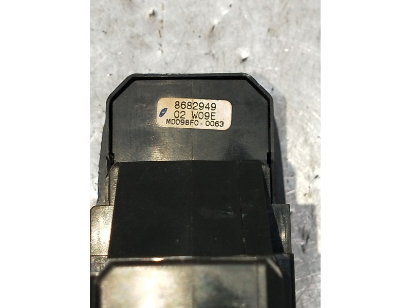 Recambio de mando elevalunas delantero izquierdo para volvo v70 ii (285) d5 referencia OEM IAM 09193383  