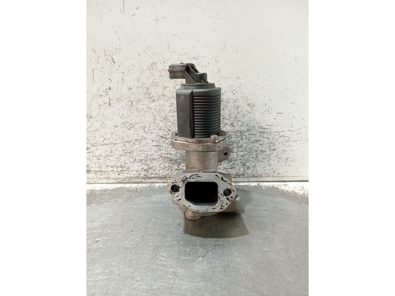 Recambio de valvula egr para opel combo tour 1.3 cdti 16v referencia OEM IAM 55201144  