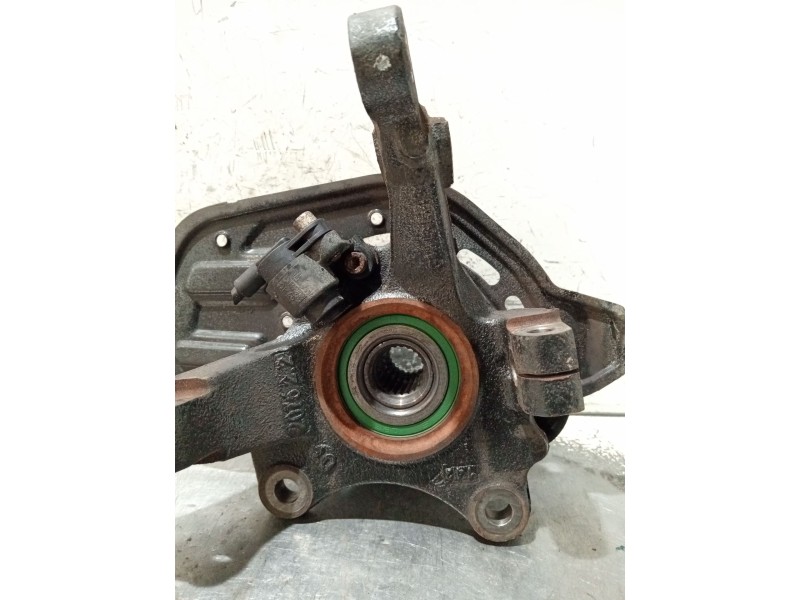 Recambio de mangueta delantera derecha para opel combo tour 1.3 cdti 16v referencia OEM IAM 13154318  