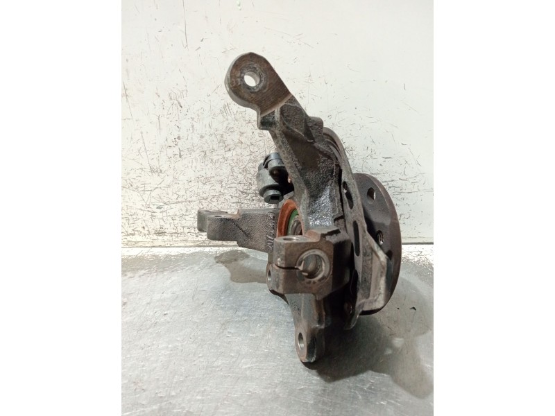 Recambio de mangueta delantera derecha para opel combo tour 1.3 cdti 16v referencia OEM IAM 13154318  