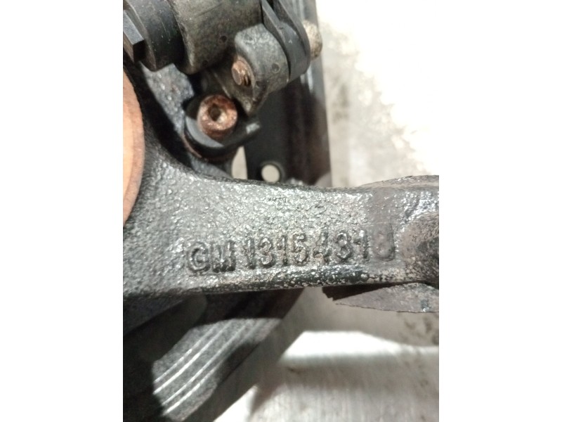 Recambio de mangueta delantera derecha para opel combo tour 1.3 cdti 16v referencia OEM IAM 13154318  