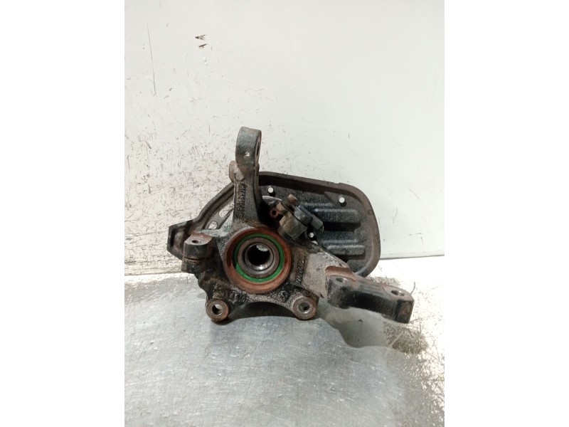 Recambio de mangueta delantera izquierda para opel combo tour 1.3 cdti 16v referencia OEM IAM 13154317  