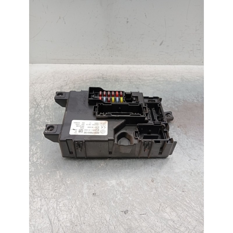 Recambio de caja reles / fusibles para fiat grande punto (199_) 1.3 d multijet referencia OEM IAM 00517986150  