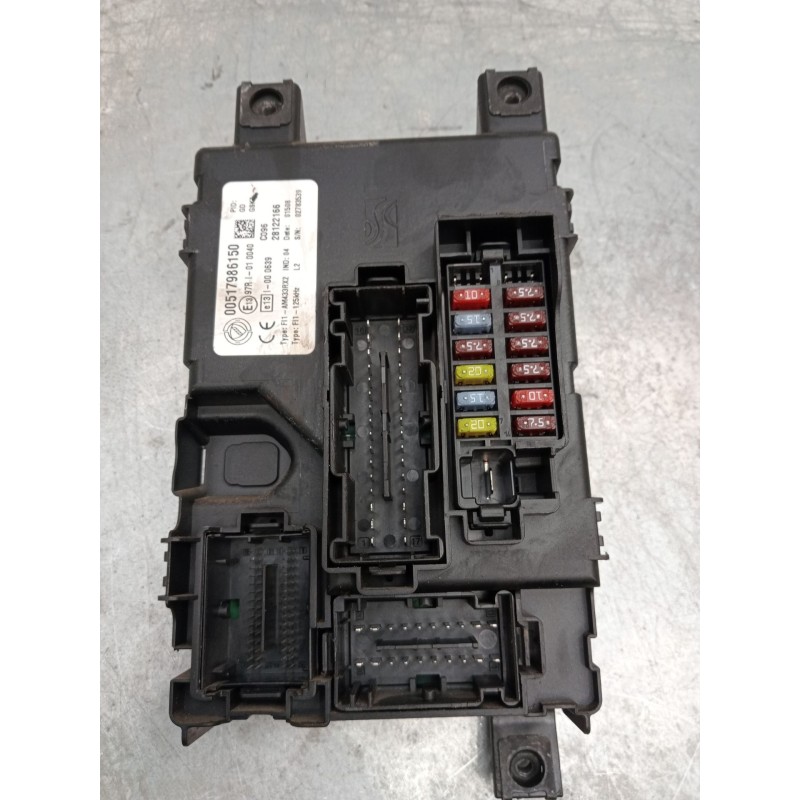 Recambio de caja reles / fusibles para fiat grande punto (199_) 1.3 d multijet referencia OEM IAM 00517986150  