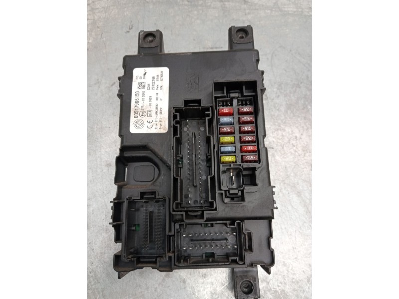 Recambio de caja reles / fusibles para fiat grande punto (199_) 1.3 d multijet referencia OEM IAM 00517986150  