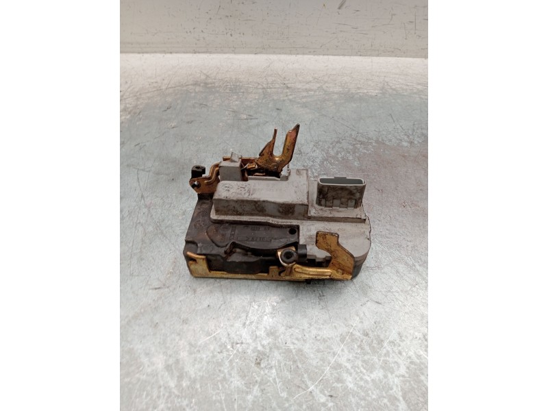Recambio de motor cierre centralizado delantero izquierdo para citroën xsara (n1) 1.4 hdi referencia OEM IAM  5p 