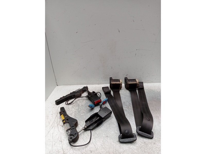 Recambio de juego cinturones delantero para citroën c3 pluriel (hb_) 1.6 referencia OEM IAM   