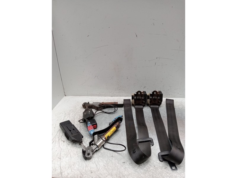 Recambio de juego cinturones delantero para citroën c3 pluriel (hb_) 1.6 referencia OEM IAM   