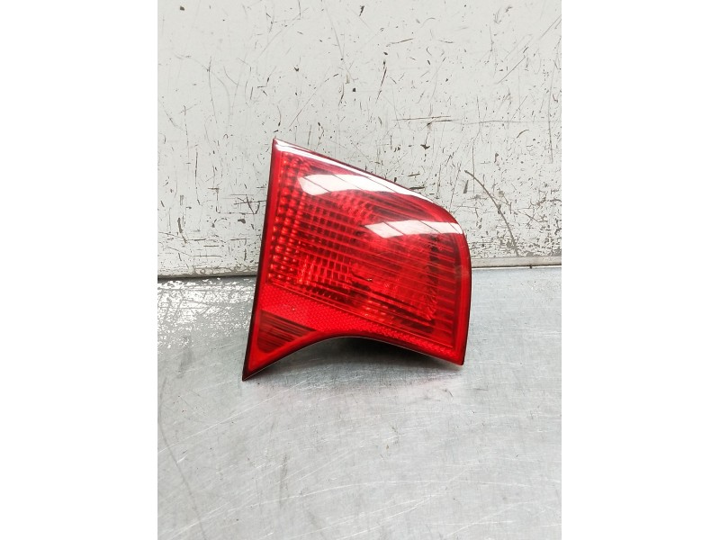 Recambio de piloto trasero izquierdo interior para audi a4 b7 (8ec) 2.0 tdi 16v referencia OEM IAM 8E5945093A  