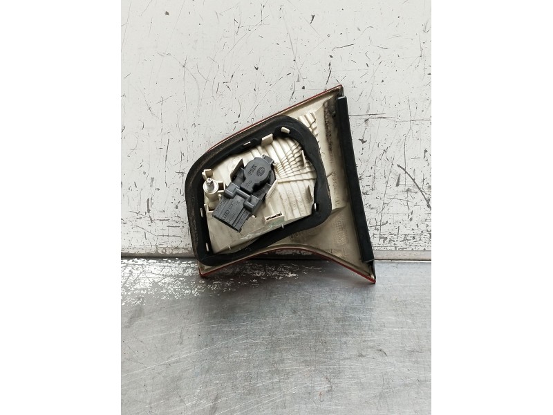 Recambio de piloto trasero izquierdo interior para audi a4 b7 (8ec) 2.0 tdi 16v referencia OEM IAM 8E5945093A  