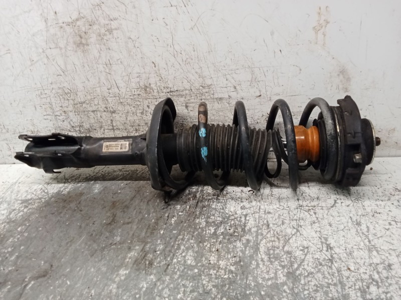 Recambio de amortiguador delantero izquierdo para volkswagen polo (6n2) 1.9 sdi referencia OEM IAM 6N0413031K  