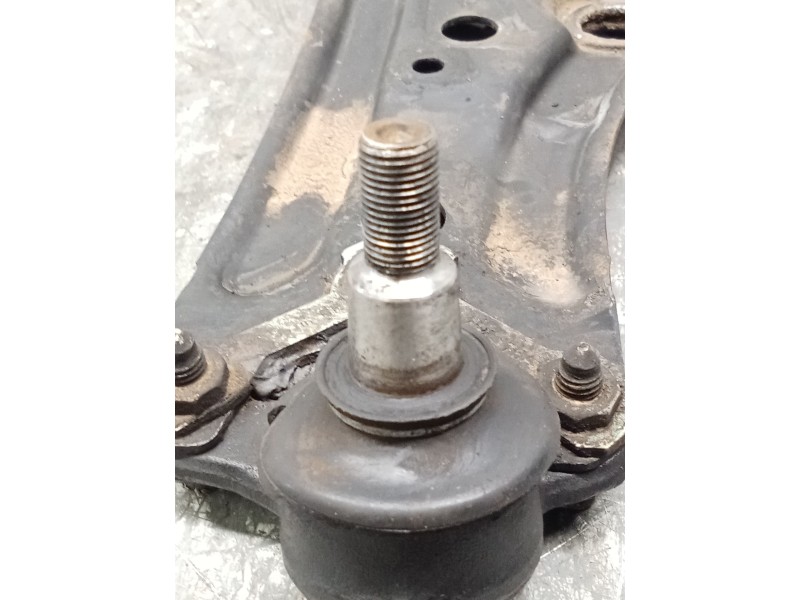 Recambio de brazo suspension inferior delantero izquierdo para volkswagen polo (6n2) 1.9 sdi referencia OEM IAM   