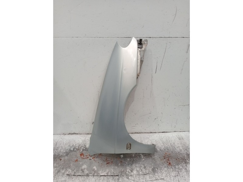 Recambio de aleta delantera derecha para renault megane i (ba0/1_) 1.4 16v (ba0d, ba1h, ba0w, ba10) referencia OEM IAM   