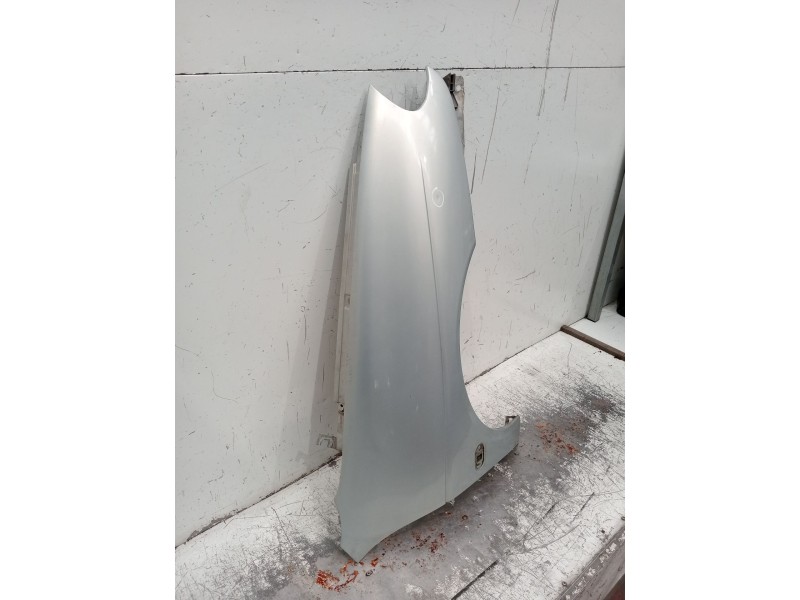 Recambio de aleta delantera derecha para renault megane i (ba0/1_) 1.4 16v (ba0d, ba1h, ba0w, ba10) referencia OEM IAM   