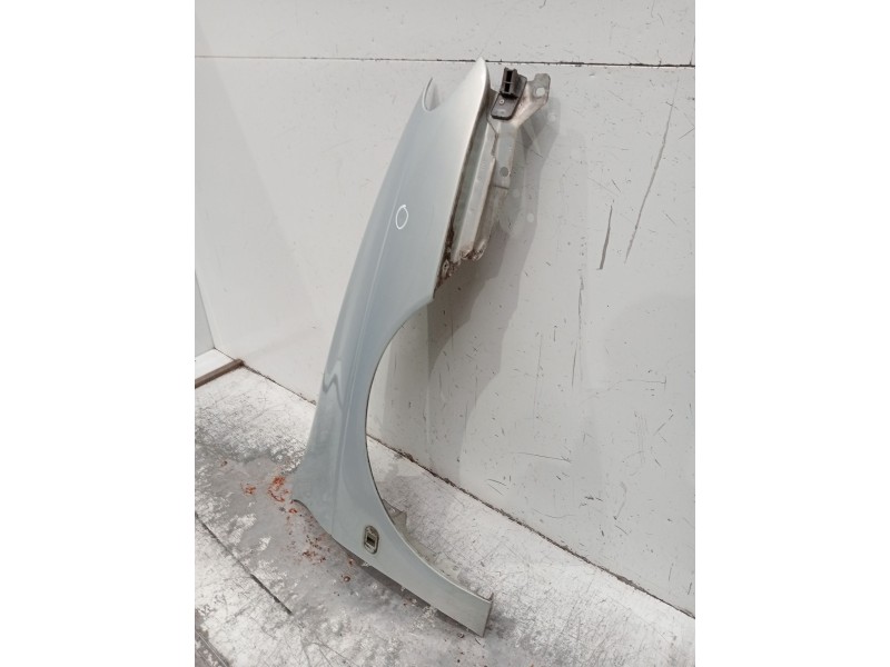 Recambio de aleta delantera derecha para renault megane i (ba0/1_) 1.4 16v (ba0d, ba1h, ba0w, ba10) referencia OEM IAM   