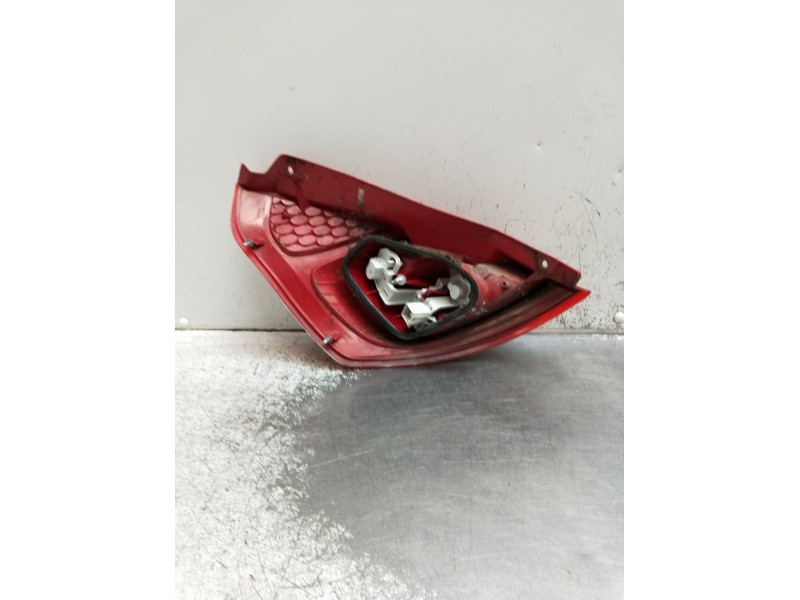 Recambio de piloto trasero derecho para ford fiesta vi (cb1, ccn) 1.25 referencia OEM IAM 1709552 8A6113404A 