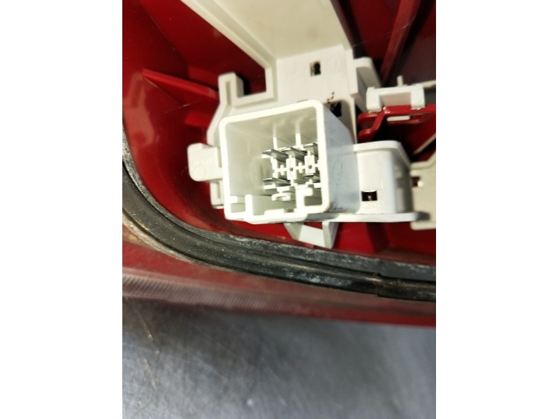 Recambio de piloto trasero derecho para ford fiesta vi (cb1, ccn) 1.25 referencia OEM IAM 1709552 8A6113404A 