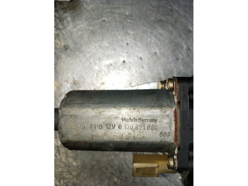 Recambio de elevalunas delantero izquierdo para ford mondeo i (gbp) 2.0 i 16v referencia OEM IAM 0138821680 5P 