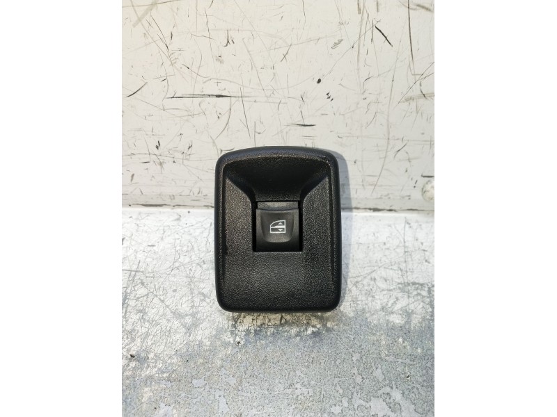 Recambio de mando elevalunas delantero derecho para dacia sandero ii tce 90 (b8m1, b8ma) referencia OEM IAM 0024008901T056  