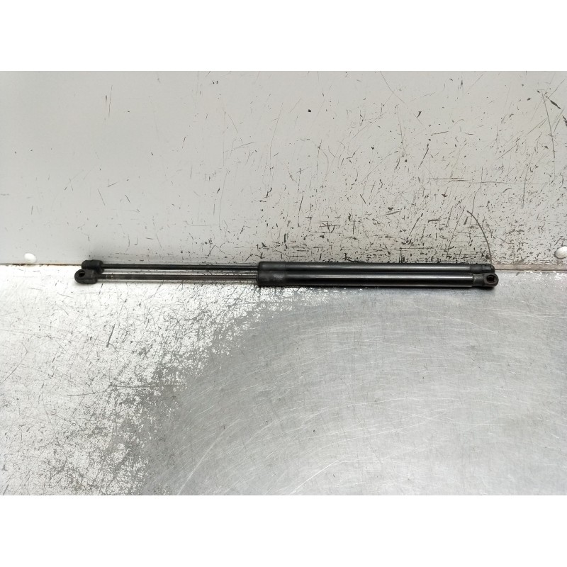 Recambio de amortiguadores maletero / porton para ford fiesta vi (cb1, ccn) 1.25 referencia OEM IAM 1666068 8A61A06A10AC 0241330