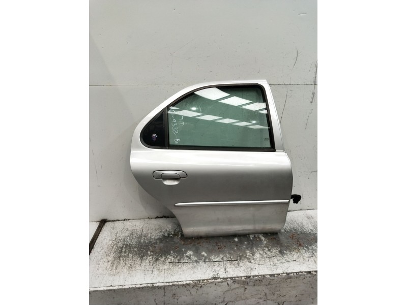 Recambio de puerta trasera derecha para ford mondeo ii sedán (bfp) 1.8 td referencia OEM IAM  4P 