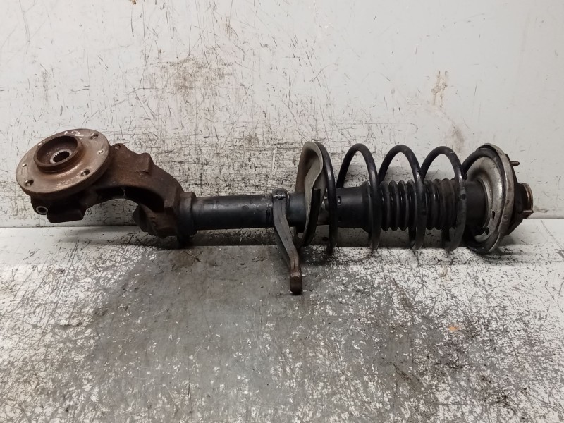 Recambio de mangueta delantera izquierda para peugeot 106 ii (1a_, 1c_) 1.1 i referencia OEM IAM   