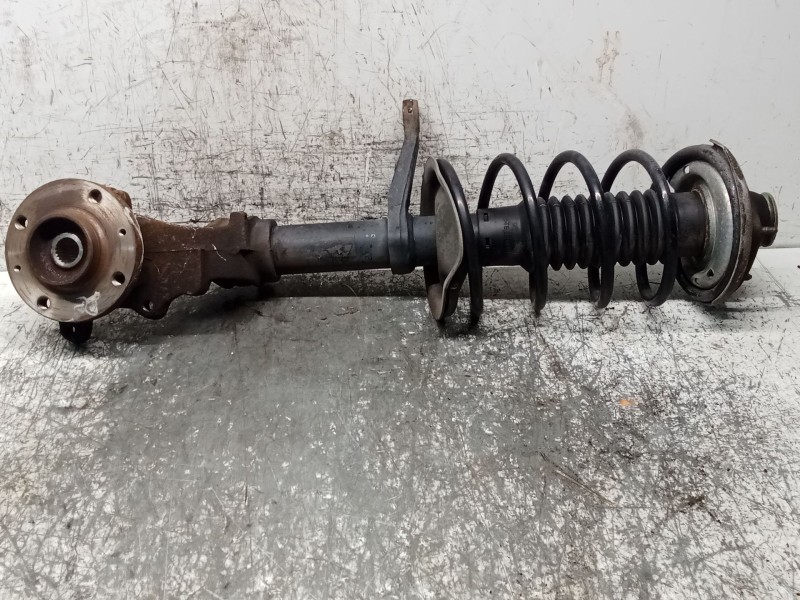 Recambio de mangueta delantera derecha para peugeot 106 ii (1a_, 1c_) 1.1 i referencia OEM IAM   