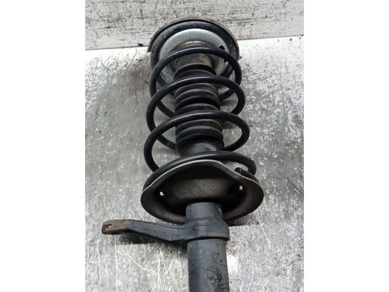 Recambio de mangueta delantera derecha para peugeot 106 ii (1a_, 1c_) 1.1 i referencia OEM IAM   