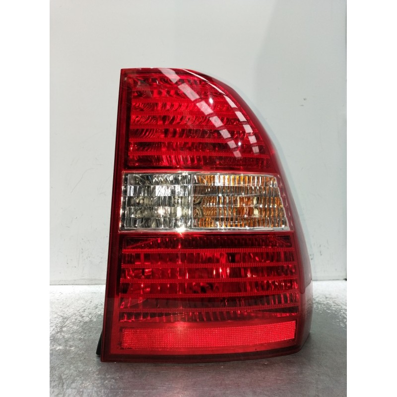 Recambio de piloto trasero derecho para kia sportage ii (je_, km_) 2.0 i 16v referencia OEM IAM 082231938RR  