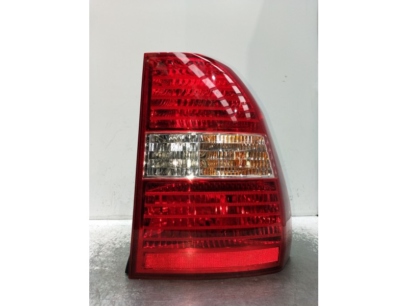 Recambio de piloto trasero derecho para kia sportage ii (je_, km_) 2.0 i 16v referencia OEM IAM 082231938RR  
