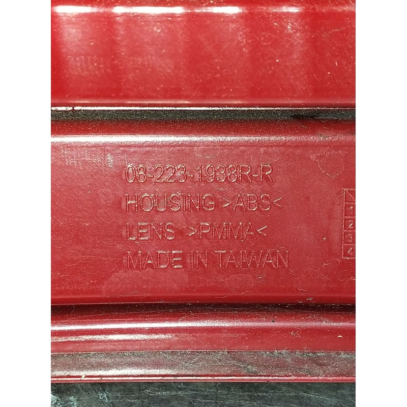 Recambio de piloto trasero derecho para kia sportage ii (je_, km_) 2.0 i 16v referencia OEM IAM 082231938RR  