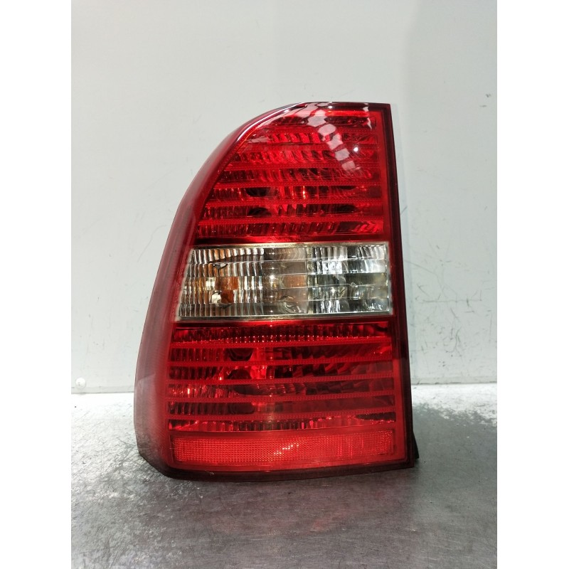 Recambio de piloto trasero izquierdo para kia sportage ii (je_, km_) 2.0 i 16v referencia OEM IAM 924011F0  