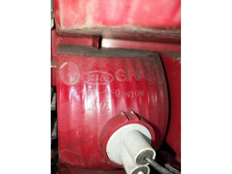 Recambio de piloto trasero izquierdo para kia sportage ii (je_, km_) 2.0 i 16v referencia OEM IAM 924011F0  