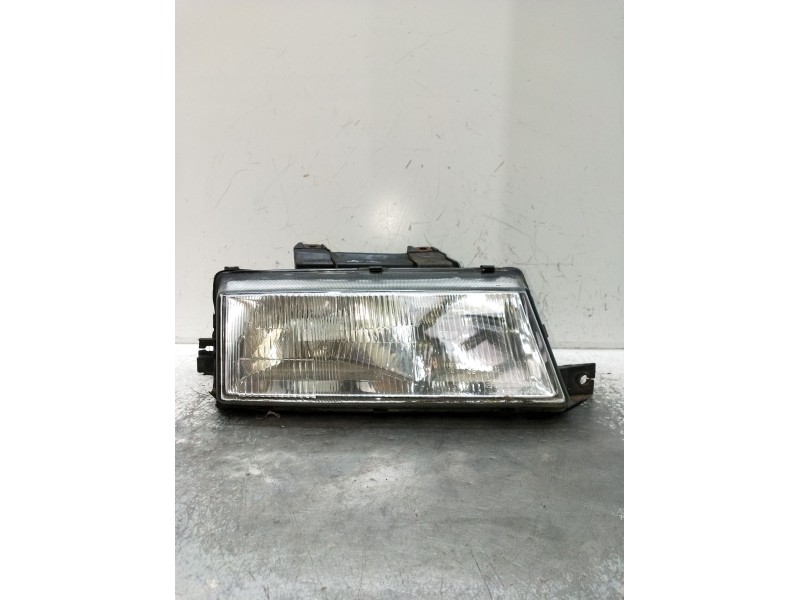 Recambio de faro derecho para ssangyong musso (fj) 2.9 d referencia OEM IAM   