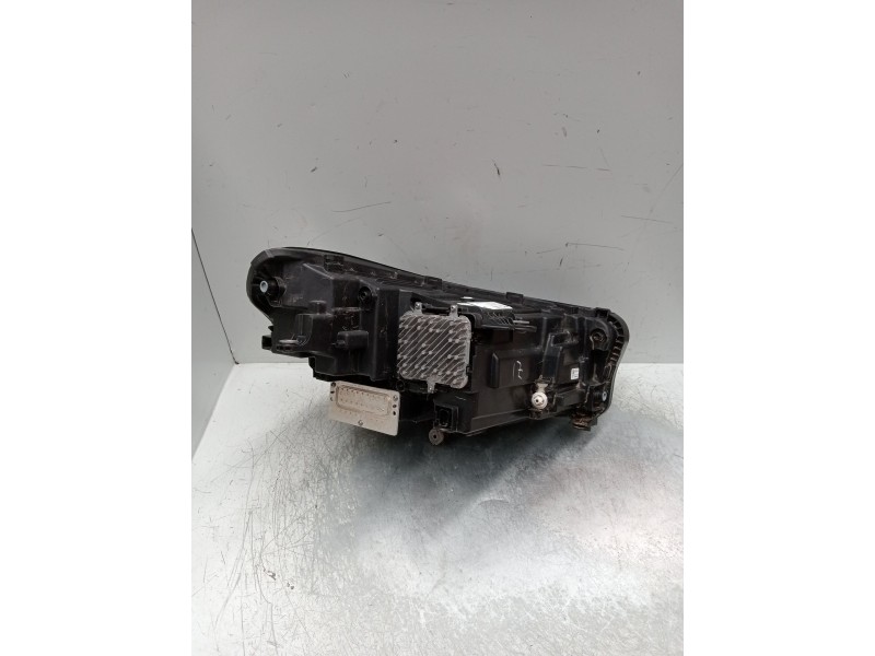 Recambio de faro izquierdo para bmw x1/ix1 u11 x1 sdrive18d referencia OEM IAM 5a5bd4702  interior sucio (GOTAS DE MANCHAS)